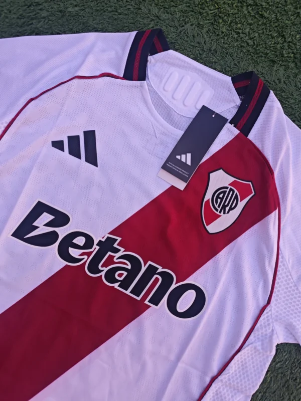 Camiseta de River titular 25/26