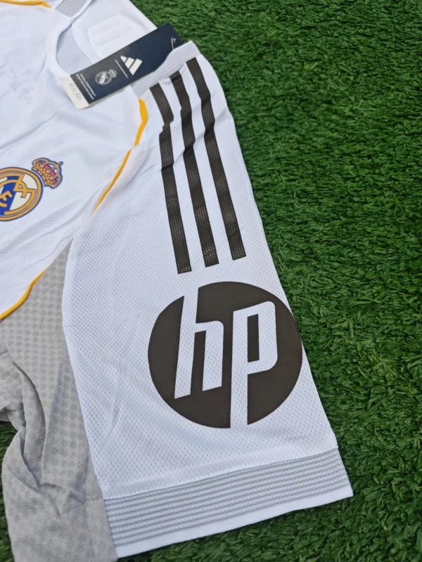 Camiseta de Real Madrid titular 25/26