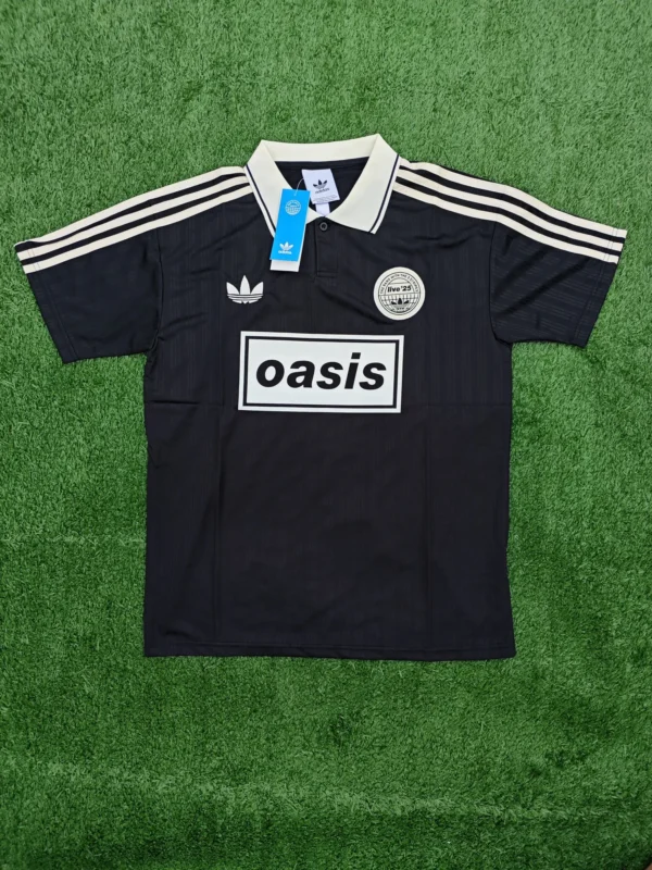 Remera Oasis