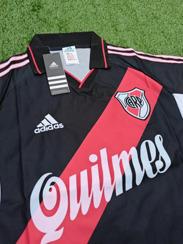 IMG_20260122_195452 Camiseta de River tercera 00/02