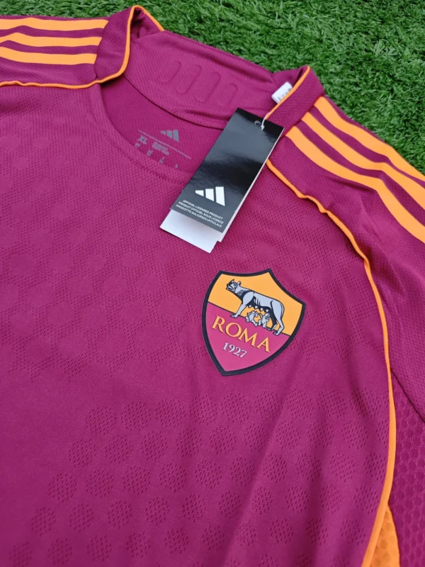 Camiseta de Roma titular 25/26