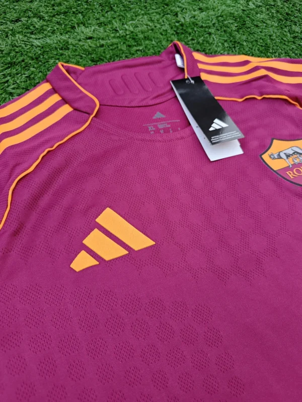 Camiseta de Roma titular 25/26