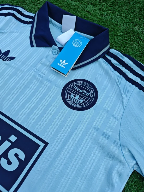 Remera Oasis Celeste